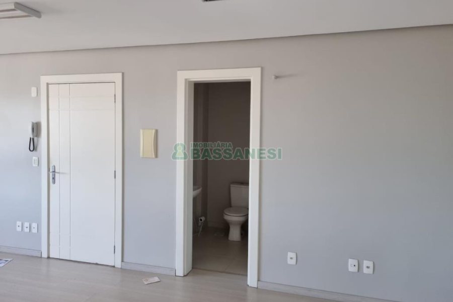 Sala com 48m², no bairro Villagio Iguatemi em Caxias do Sul para Alugar ou Comprar