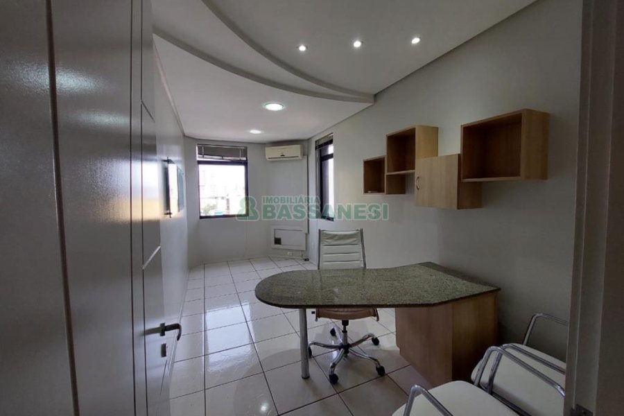 Sala com 53m², no bairro Lourdes em Caxias do Sul para Comprar
