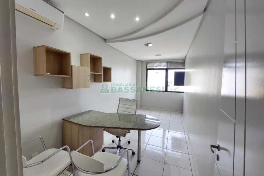 Sala com 53m², no bairro Lourdes em Caxias do Sul para Comprar