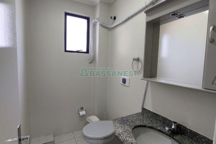 Sala com 53m², no bairro Lourdes em Caxias do Sul para Comprar