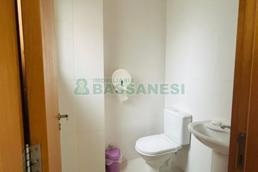 Sala com 100m², 1 vaga, no bairro Centro em Caxias do Sul para Alugar