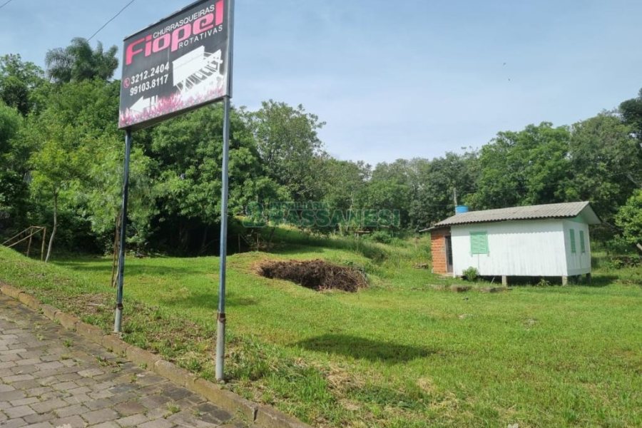 Terreno com 2193m², no bairro Cruzeiro em Caxias do Sul para Comprar