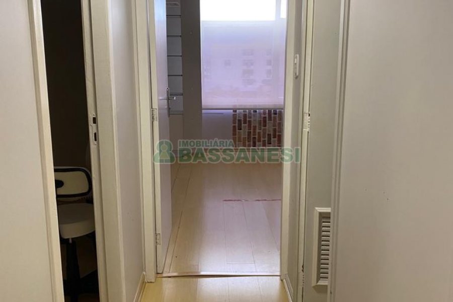Sala com 48m², no bairro Centro em Caxias do Sul para Alugar