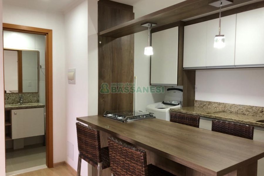 Apto Mobiliado com 45m², 1 dormitório, 1 vaga, no bairro Madureira em Caxias do Sul para Alugar