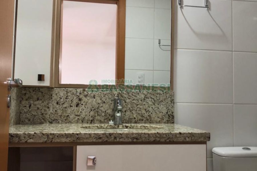 Apto Mobiliado com 45m², 1 dormitório, 1 vaga, no bairro Madureira em Caxias do Sul para Alugar