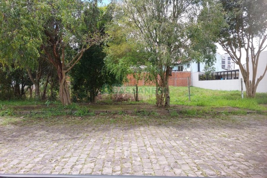 Terreno com 378m², no bairro Interlagos em Caxias do Sul para Comprar