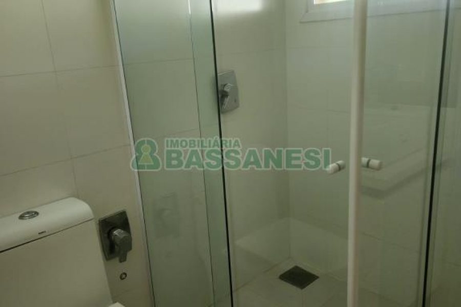 Chácara com 400m², 3 dormitórios, 4 vagas, no bairro De Lazzer em Caxias do Sul para Comprar