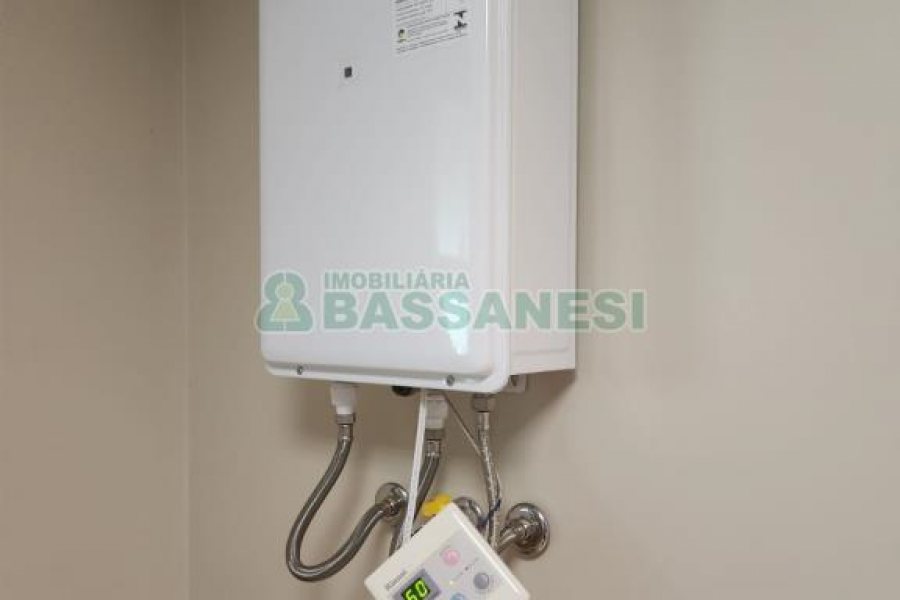 Chácara com 400m², 3 dormitórios, 4 vagas, no bairro De Lazzer em Caxias do Sul para Comprar