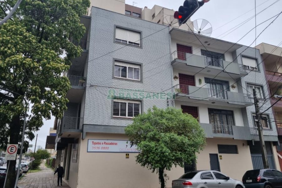 Apartamento com 117m², 3 dormitórios, no bairro São Pelegrino em Caxias do Sul para Comprar