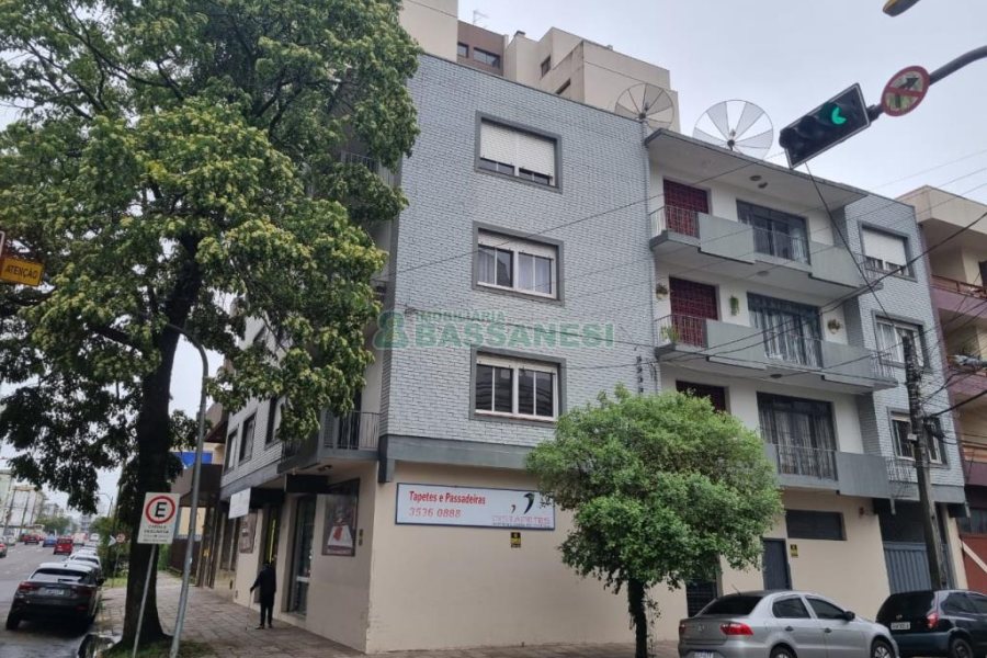 Apartamento com 117m², 3 dormitórios, no bairro São Pelegrino em Caxias do Sul para Comprar