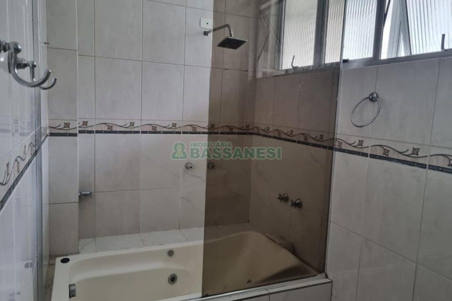 Apartamento com 117m², 3 dormitórios, no bairro São Pelegrino em Caxias do Sul para Comprar