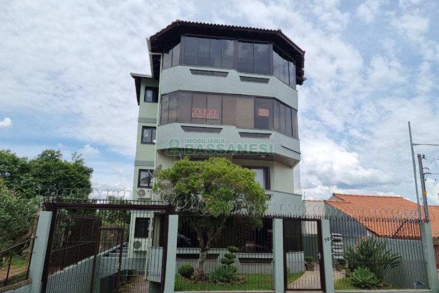 Apartamento com 150m², 3 dormitórios, 3 vagas, no bairro Cruzeiro em Caxias do Sul para Comprar