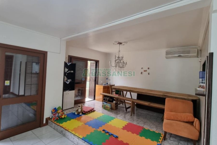 Apartamento com 150m², 3 dormitórios, 3 vagas, no bairro Cruzeiro em Caxias do Sul para Comprar