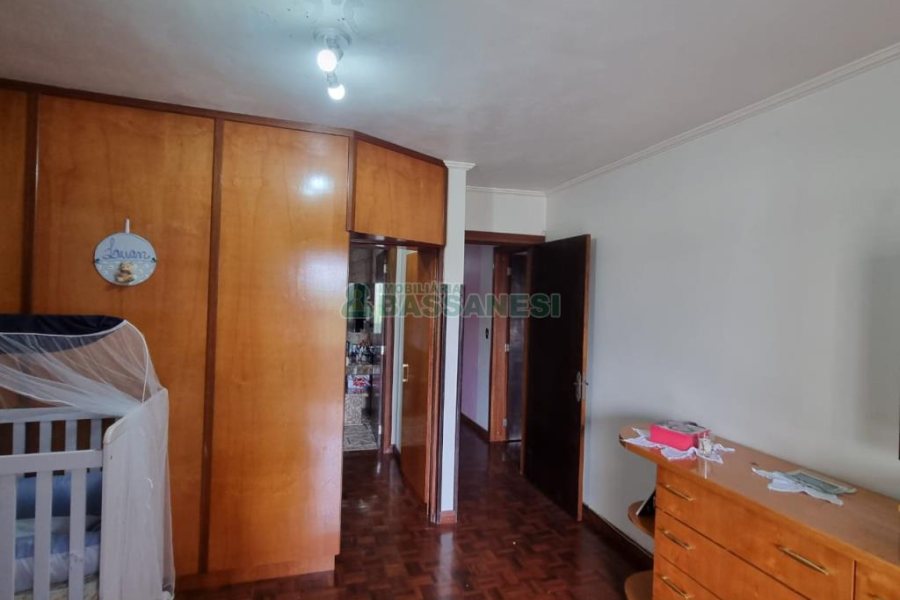 Apartamento com 150m², 3 dormitórios, 3 vagas, no bairro Cruzeiro em Caxias do Sul para Comprar