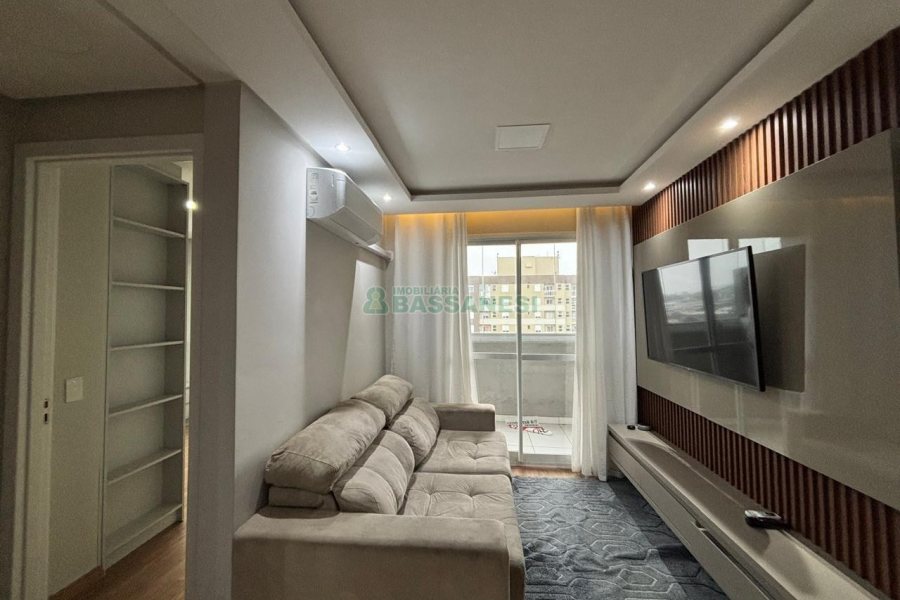 Apto Mobiliado com 55m², 2 dormitórios, 1 vaga, no bairro De Lazzer em Caxias do Sul para Alugar