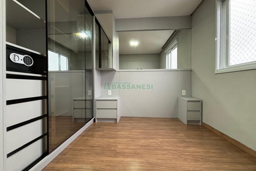 Apto Mobiliado com 55m², 2 dormitórios, 1 vaga, no bairro De Lazzer em Caxias do Sul para Alugar