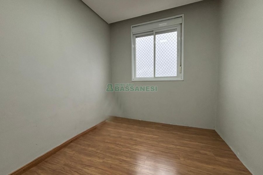 Apto Mobiliado com 55m², 2 dormitórios, 1 vaga, no bairro De Lazzer em Caxias do Sul para Alugar