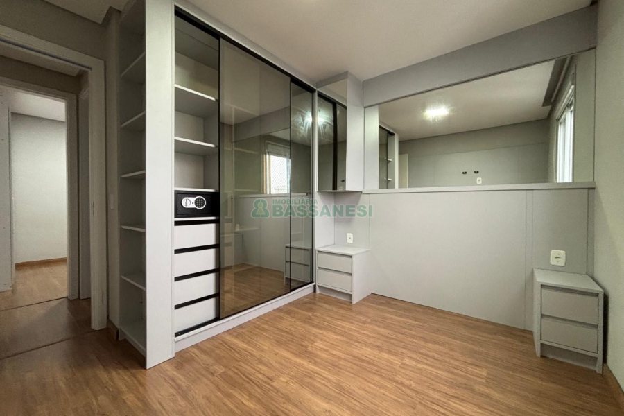 Apto Mobiliado com 55m², 2 dormitórios, 1 vaga, no bairro De Lazzer em Caxias do Sul para Alugar