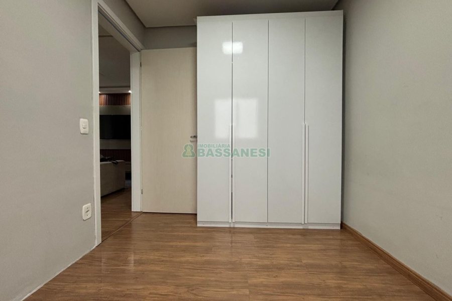 Apto Mobiliado com 55m², 2 dormitórios, 1 vaga, no bairro De Lazzer em Caxias do Sul para Alugar