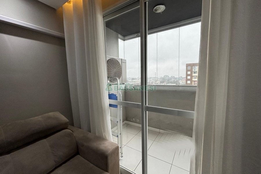 Apto Mobiliado com 55m², 2 dormitórios, 1 vaga, no bairro De Lazzer em Caxias do Sul para Alugar