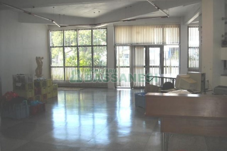 Loja com 400m², no bairro Sagrada Família em Caxias do Sul para Alugar