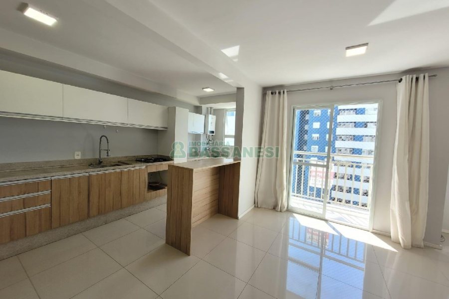 Apartamento com 80m², 2 dormitórios, 1 vaga, no bairro De Lazzer em Caxias do Sul para Comprar