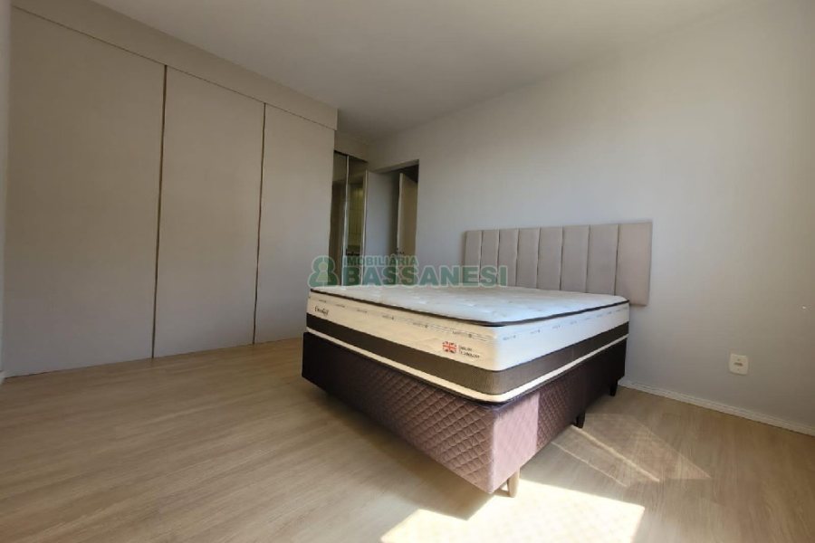 Apartamento com 80m², 2 dormitórios, 1 vaga, no bairro De Lazzer em Caxias do Sul para Comprar