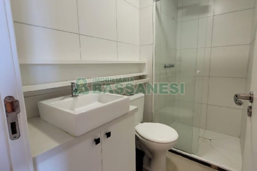 Apartamento com 80m², 2 dormitórios, 1 vaga, no bairro De Lazzer em Caxias do Sul para Comprar