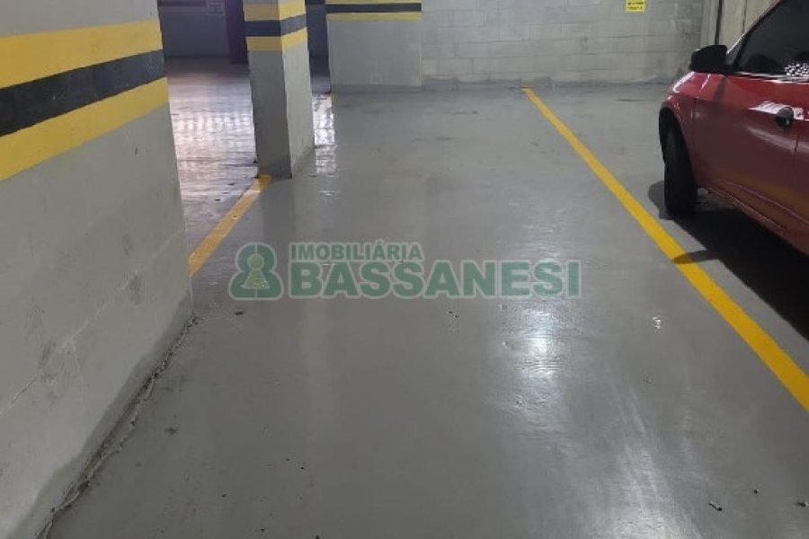 Apartamento com 80m², 2 dormitórios, 1 vaga, no bairro De Lazzer em Caxias do Sul para Comprar