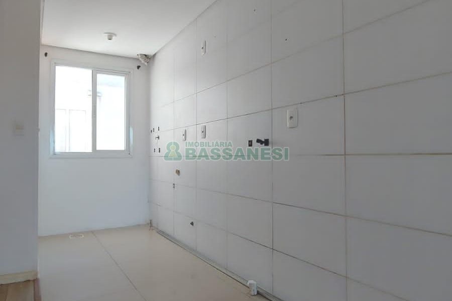 Apartamento com 53m², 2 dormitórios, 4 vagas, no bairro Desvio Rizzo em Caxias do Sul para Comprar