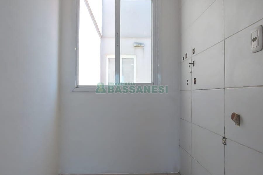 Apartamento com 53m², 2 dormitórios, 4 vagas, no bairro Desvio Rizzo em Caxias do Sul para Comprar