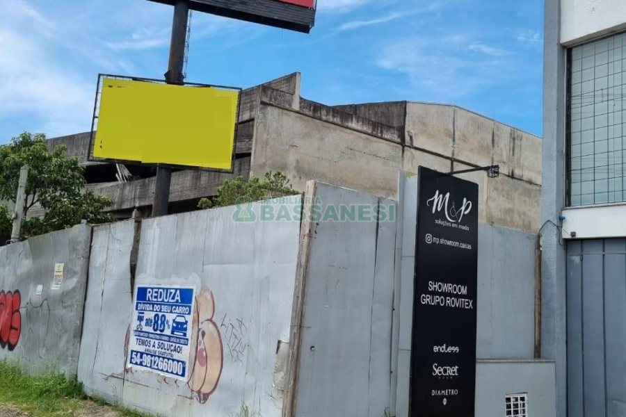Terreno com 957m², no bairro Sanvitto em Caxias do Sul para Comprar