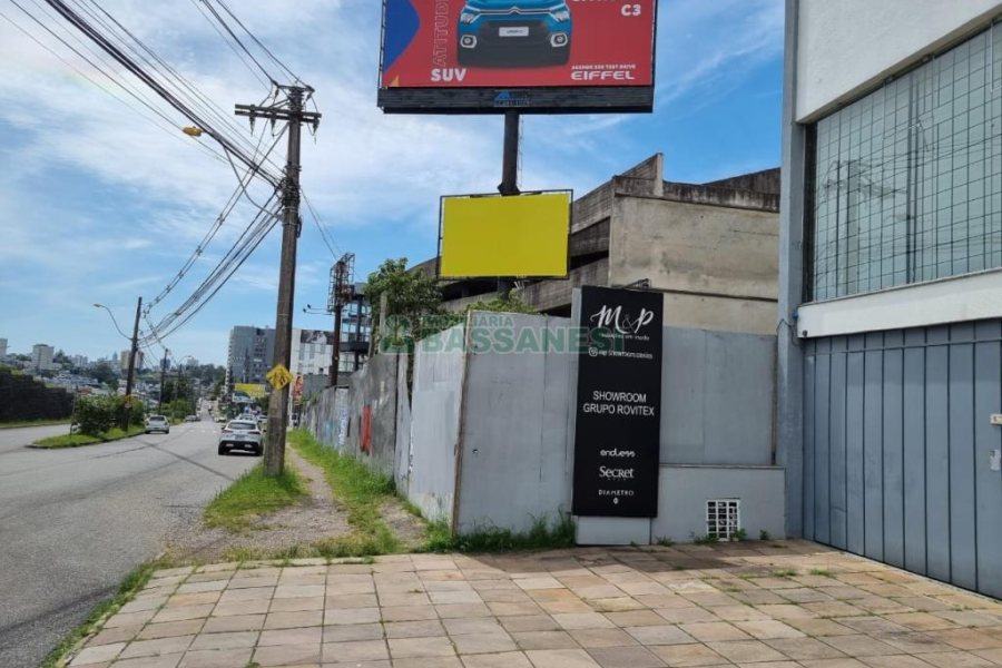 Terreno com 957m², no bairro Sanvitto em Caxias do Sul para Comprar