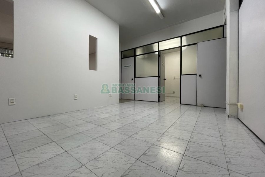 Loja com 191m², no bairro Pio X em Caxias do Sul para Alugar ou Comprar