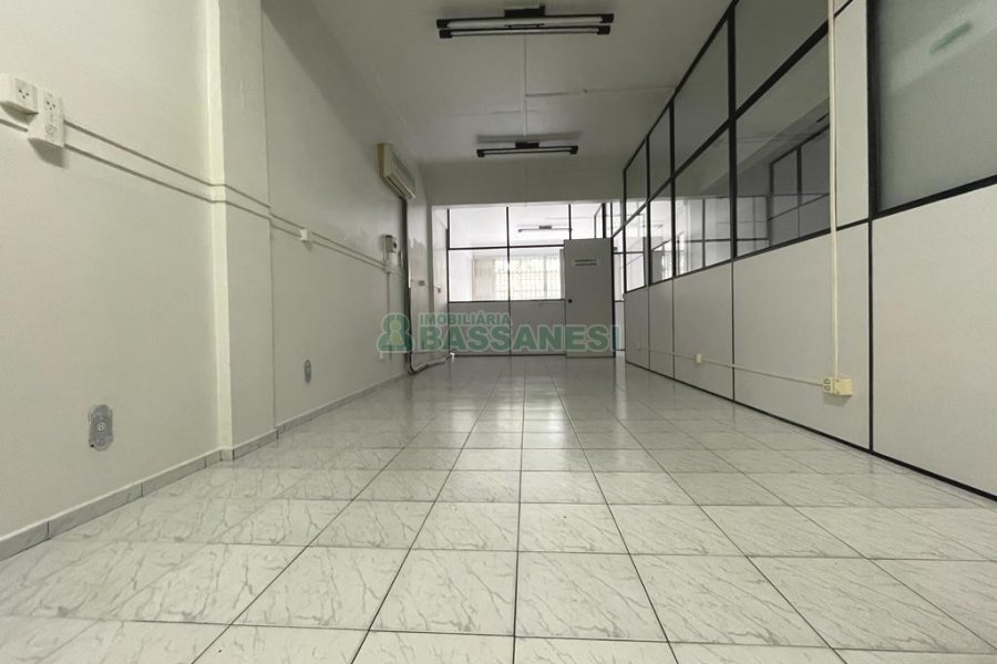 Loja com 191m², no bairro Pio X em Caxias do Sul para Alugar ou Comprar