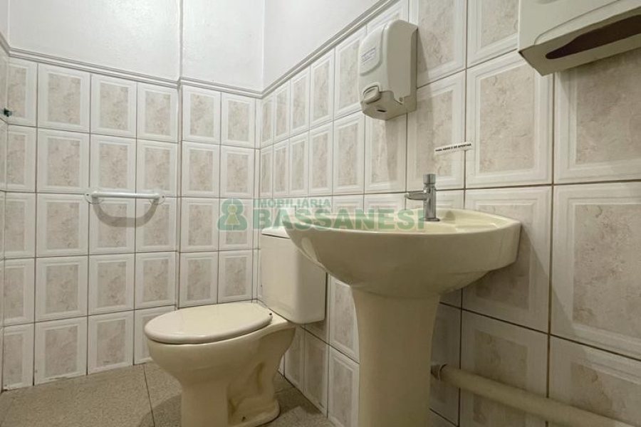 Loja com 191m², no bairro Pio X em Caxias do Sul para Alugar ou Comprar