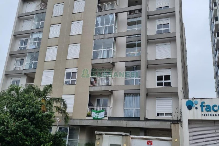 Apartamento com 72m², 2 dormitórios, 1 vaga, no bairro Sagrada Família em Caxias do Sul para Comprar