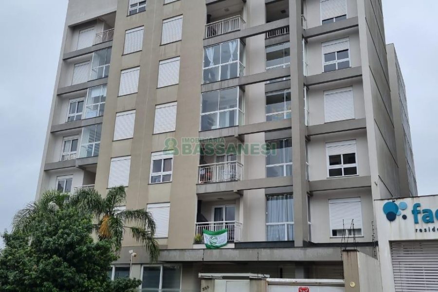 Apartamento com 72m², 2 dormitórios, 1 vaga, no bairro Sagrada Família em Caxias do Sul para Comprar