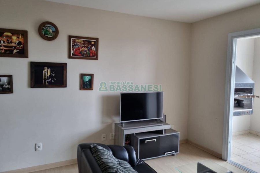 Apartamento com 72m², 2 dormitórios, 1 vaga, no bairro Sagrada Família em Caxias do Sul para Comprar