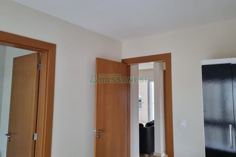 Apartamento com 72m², 2 dormitórios, 1 vaga, no bairro Sagrada Família em Caxias do Sul para Comprar