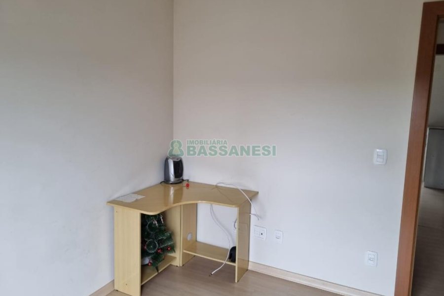Apartamento com 72m², 2 dormitórios, 1 vaga, no bairro Sagrada Família em Caxias do Sul para Comprar