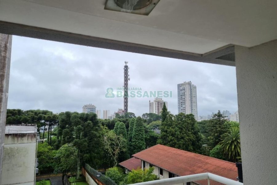 Apartamento com 72m², 2 dormitórios, 1 vaga, no bairro Sagrada Família em Caxias do Sul para Comprar