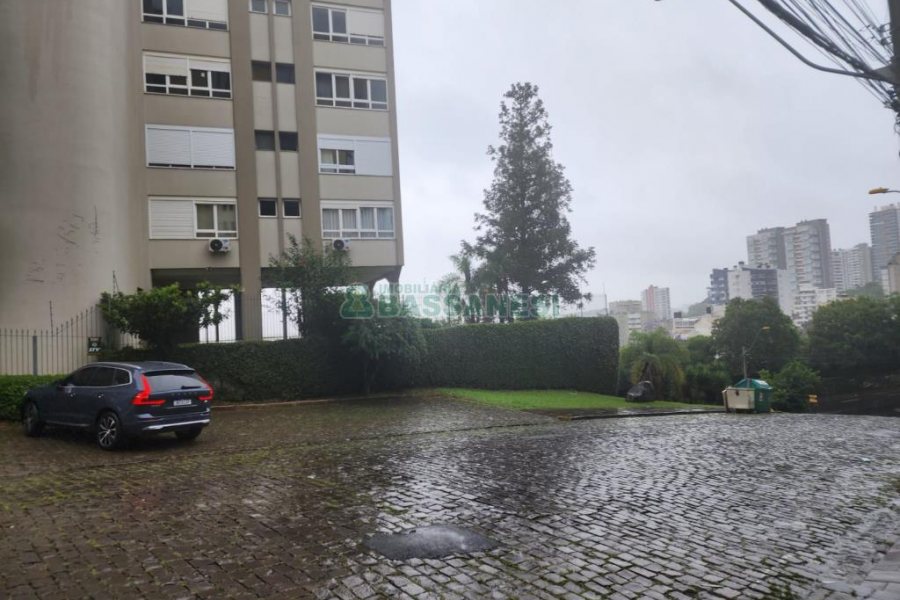 Apartamento com 241m², 2 dormitórios, 2 vagas, no bairro Madureira em Caxias do Sul para Comprar
