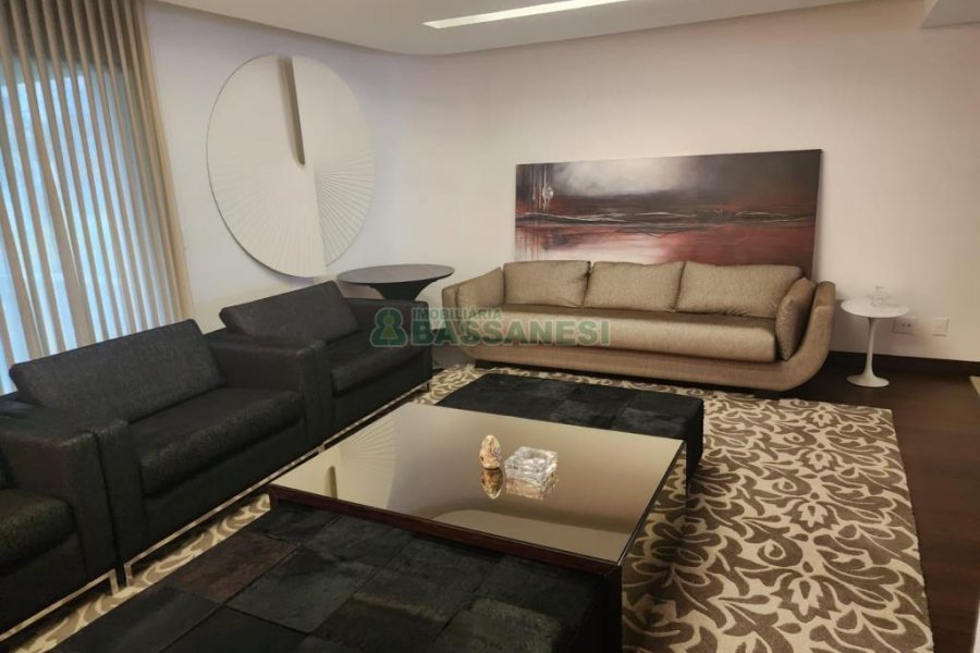 Apartamento com 241m², 2 dormitórios, 2 vagas, no bairro Madureira em Caxias do Sul para Comprar