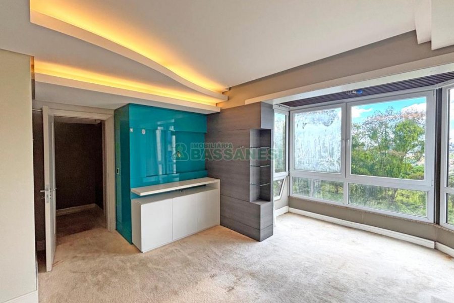 Apartamento com 344m², 4 dormitórios, 3 vagas, no bairro Madureira em Caxias do Sul para Comprar