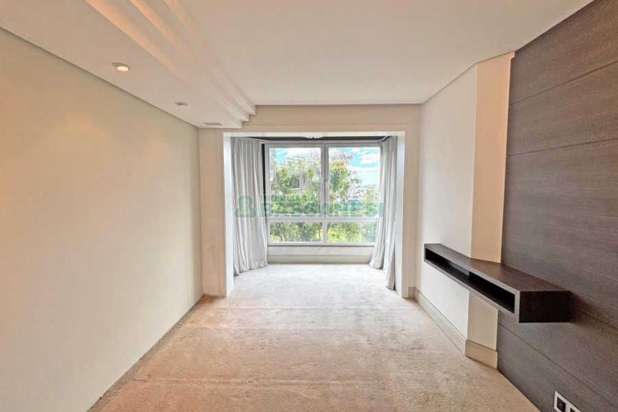 Apartamento com 344m², 4 dormitórios, 3 vagas, no bairro Madureira em Caxias do Sul para Comprar