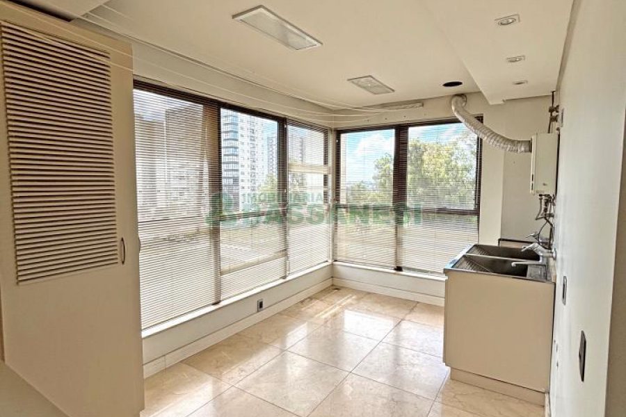 Apartamento com 344m², 4 dormitórios, 3 vagas, no bairro Madureira em Caxias do Sul para Comprar