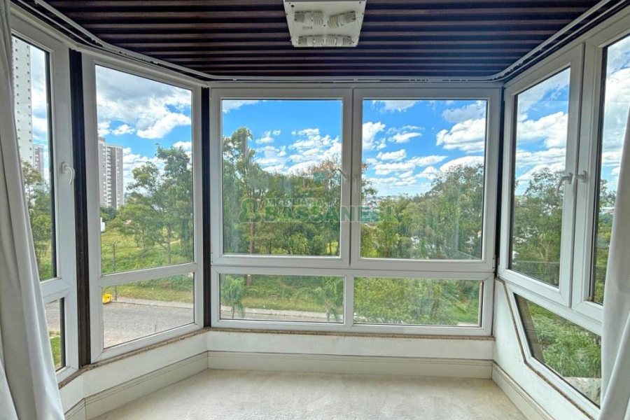 Apartamento com 344m², 4 dormitórios, 3 vagas, no bairro Madureira em Caxias do Sul para Comprar