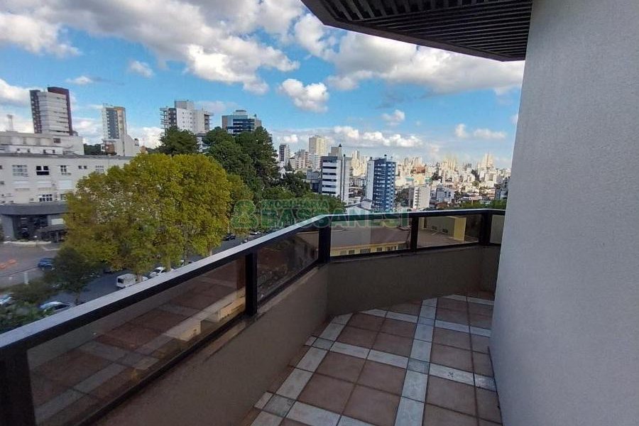 Apartamento com 344m², 4 dormitórios, 3 vagas, no bairro Madureira em Caxias do Sul para Comprar