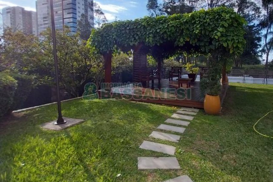 Apartamento com 344m², 4 dormitórios, 3 vagas, no bairro Madureira em Caxias do Sul para Comprar